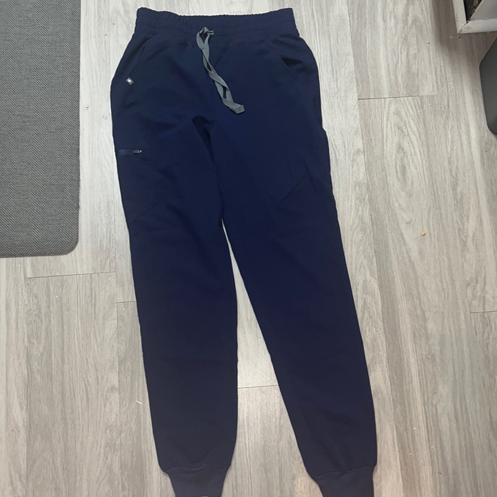Dark blue Figs scrubs Size small